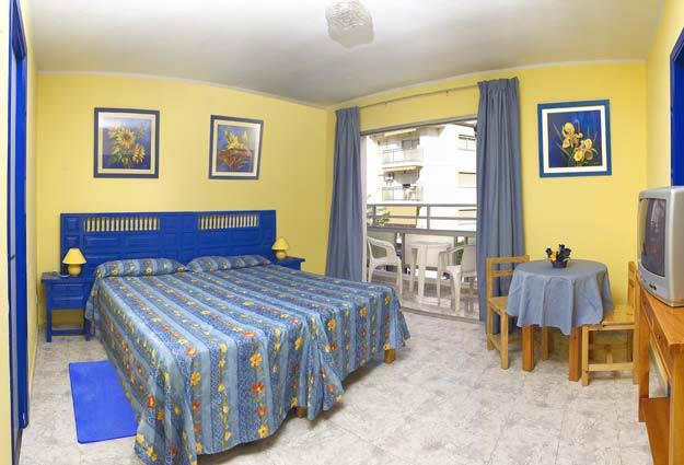 Vibra Calima Apartamentos - Adults Only Sant Antoni de Portmany Quarto foto